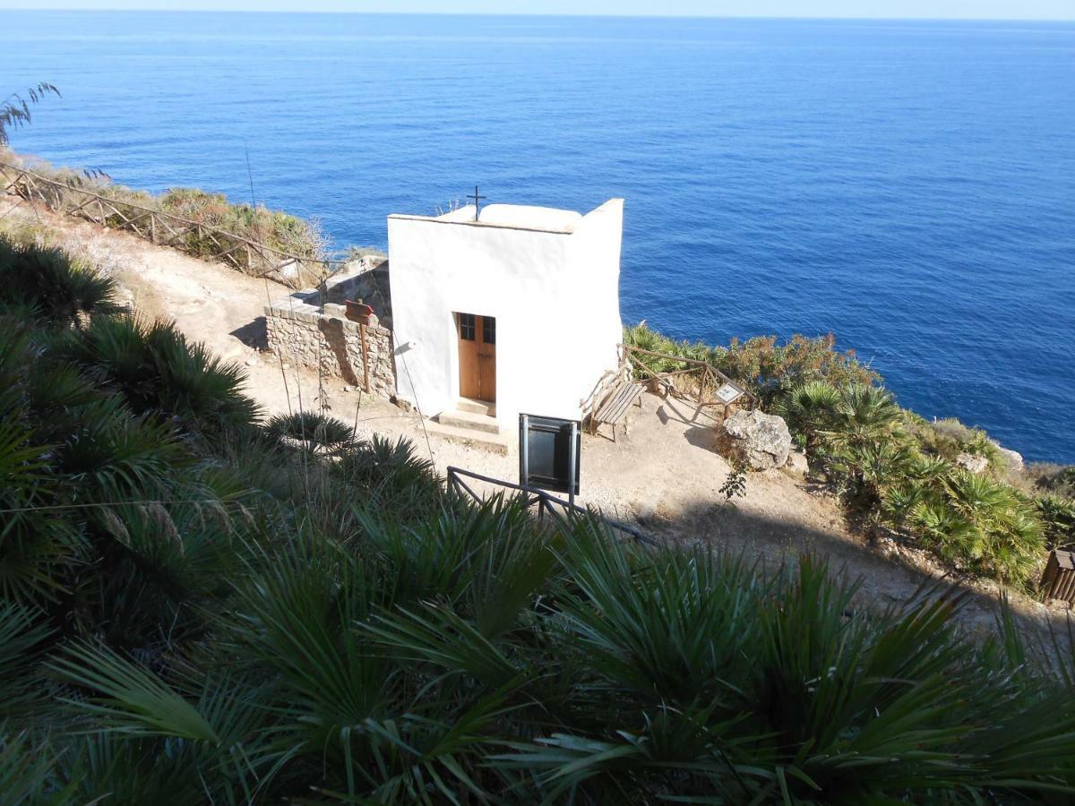 Casa Vacanza Tra Cielo E Mare Custonaci Exterior photo